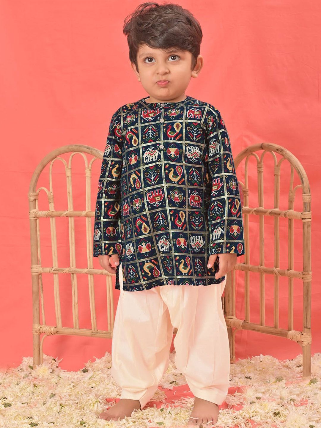 VASTRAMAY Boys Ethnic Motifs Printed Regular Kurta with Patiala