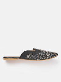 House of Pataudi Women Embellished Ethnic Mules