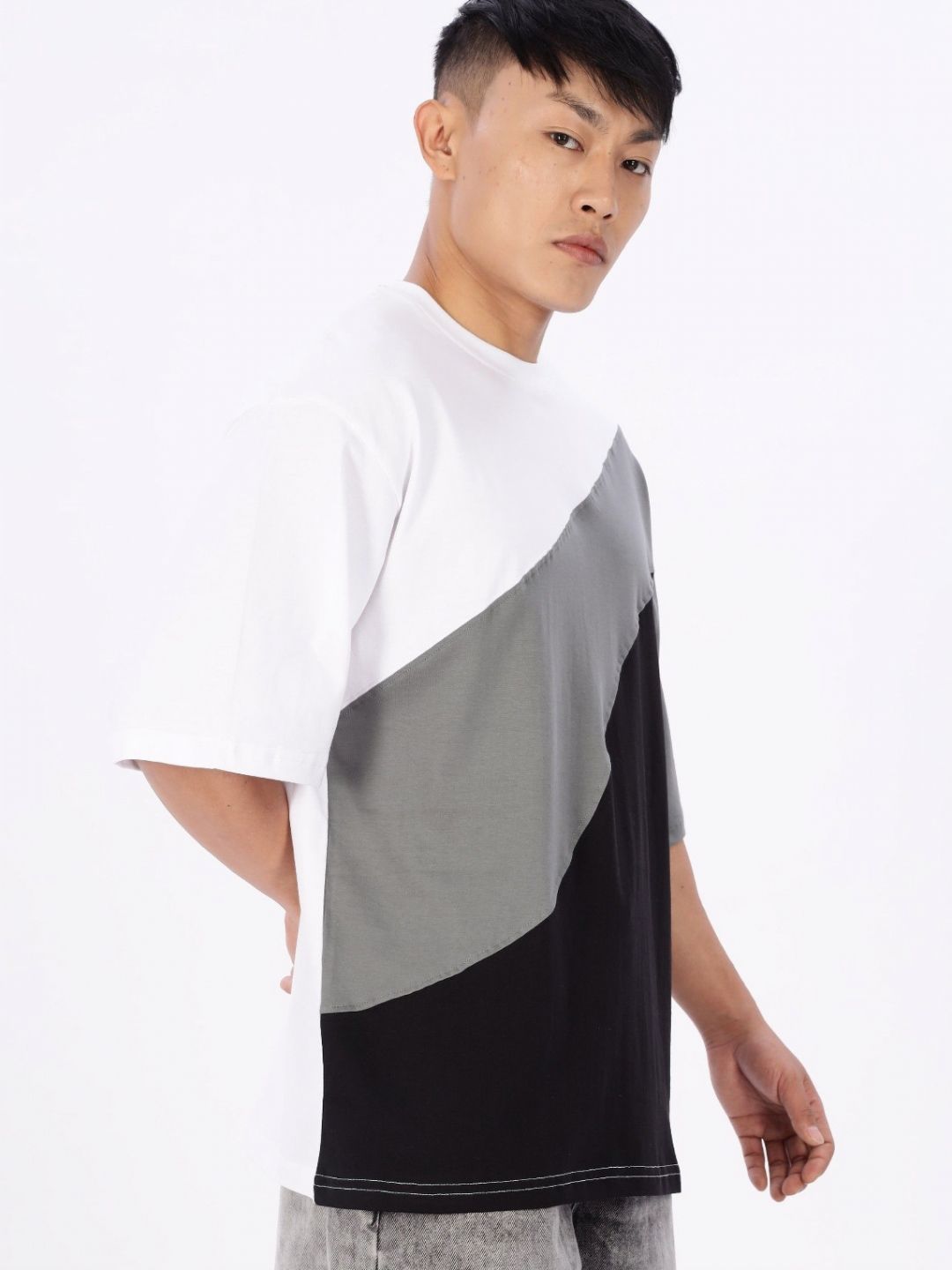 Eszett Colourblocked Drop Shoulder Sleeves Cotton Oversized Fit T-shirt