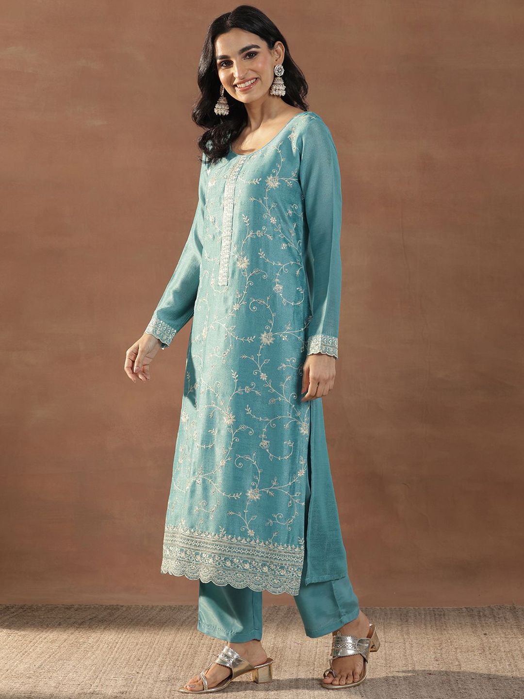 Libas Women Floral Embroidered Regular Sequinned Kurta with Trousers & With Dupatta
