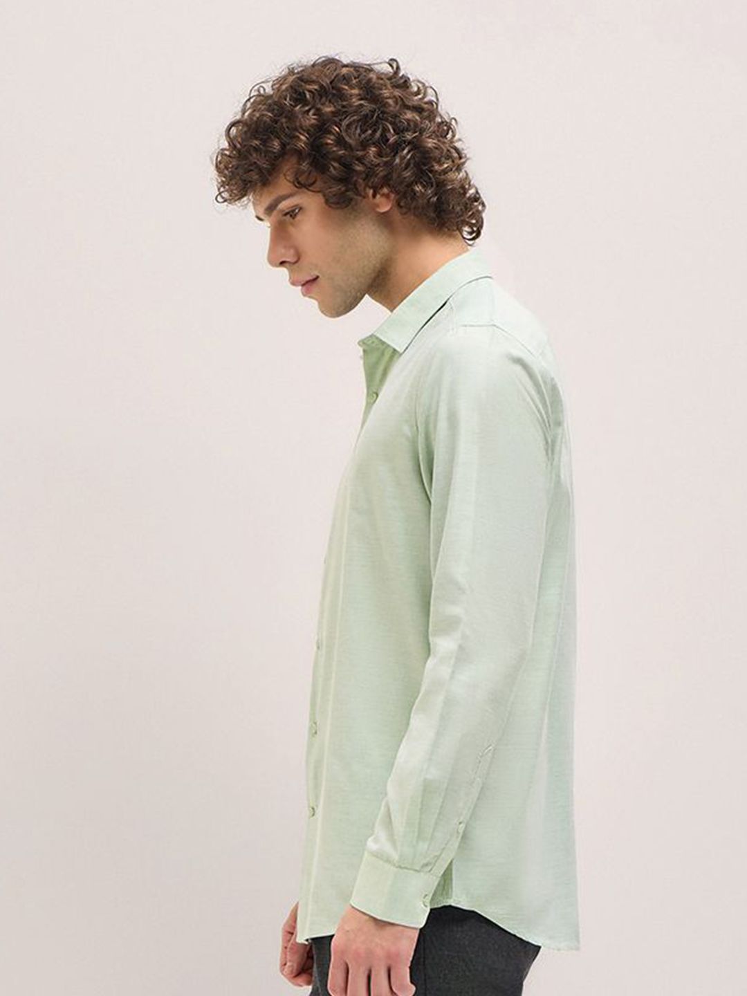 THE BEAR HOUSE Men Spread Collar Solid Cotton Tailored Fit Formal Shirt