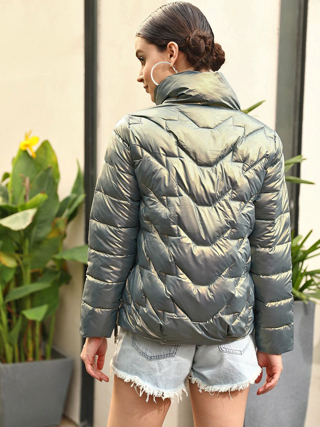 Jaket Puffer Kelabu Jalan 9 Wanita