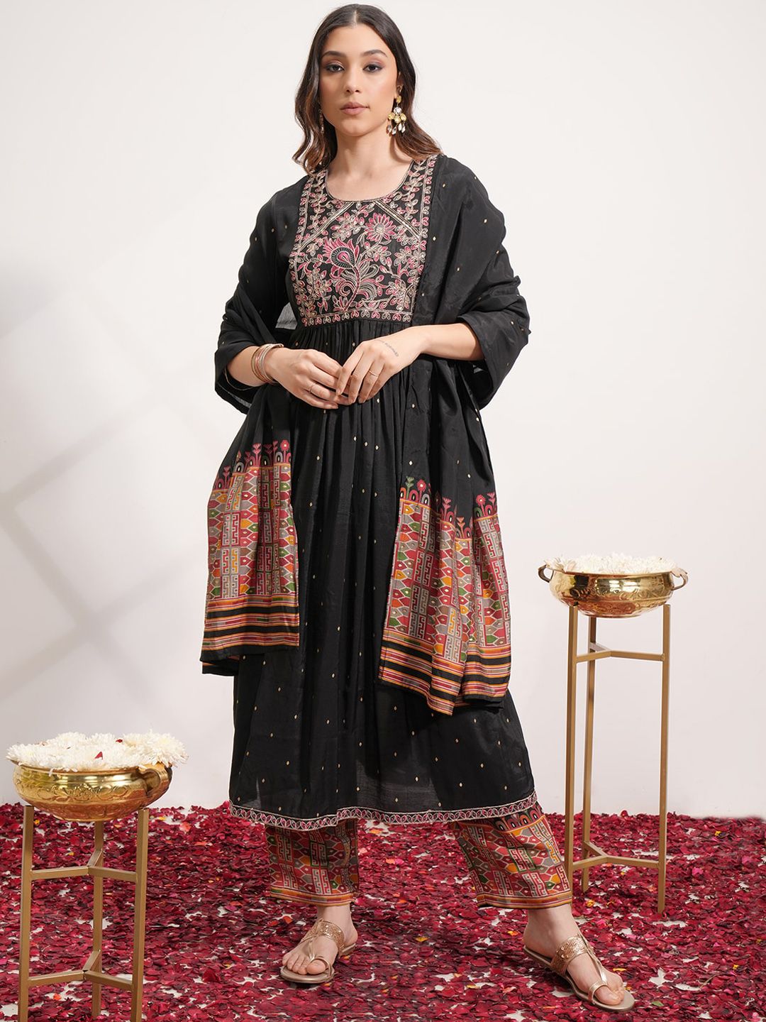 Vishudh Floral Embroidered Regular Thread Work Kurta with Trousers & With Dupatta