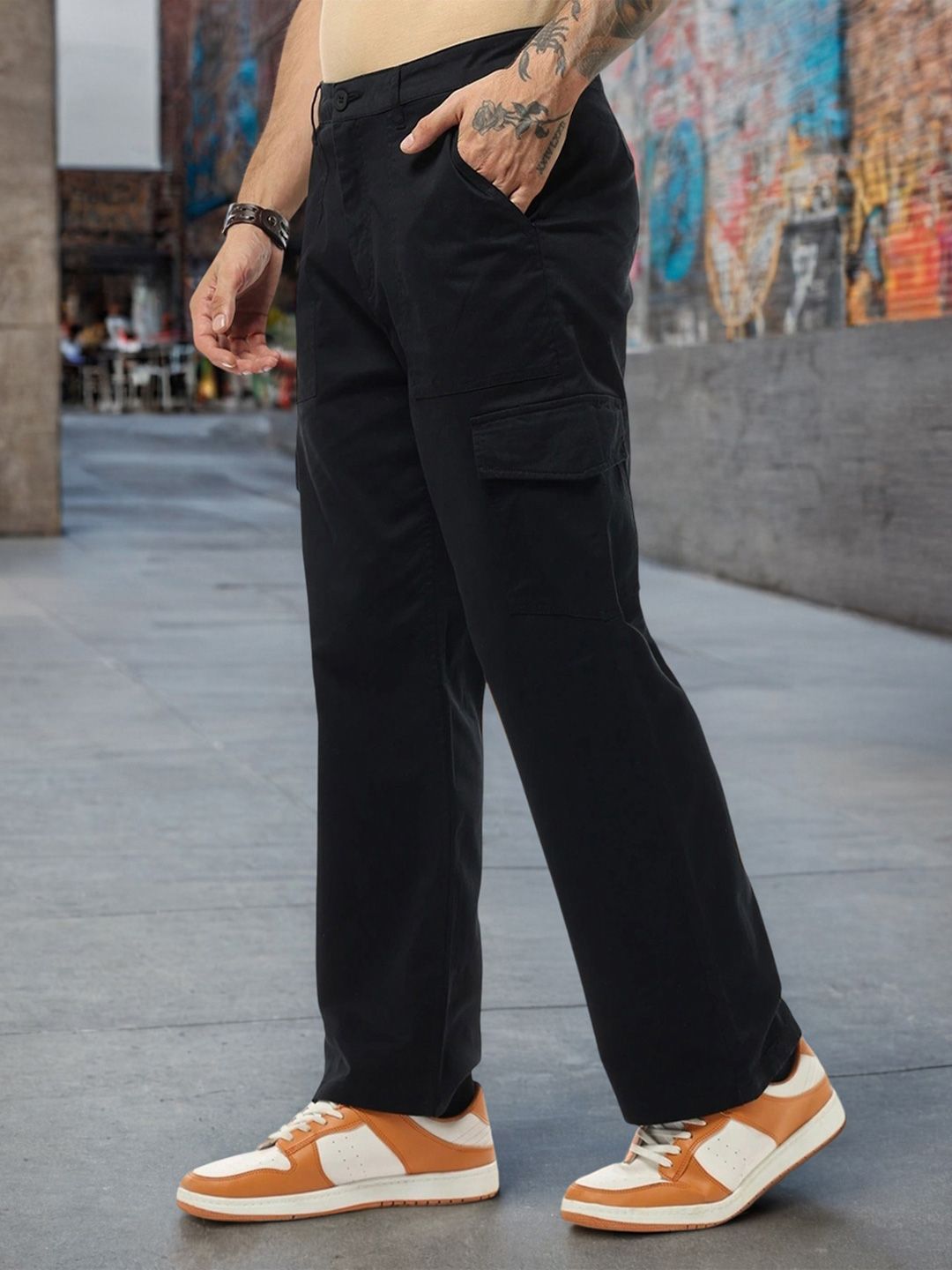 Bewakoof Men Straight Fit Cargo Trousers