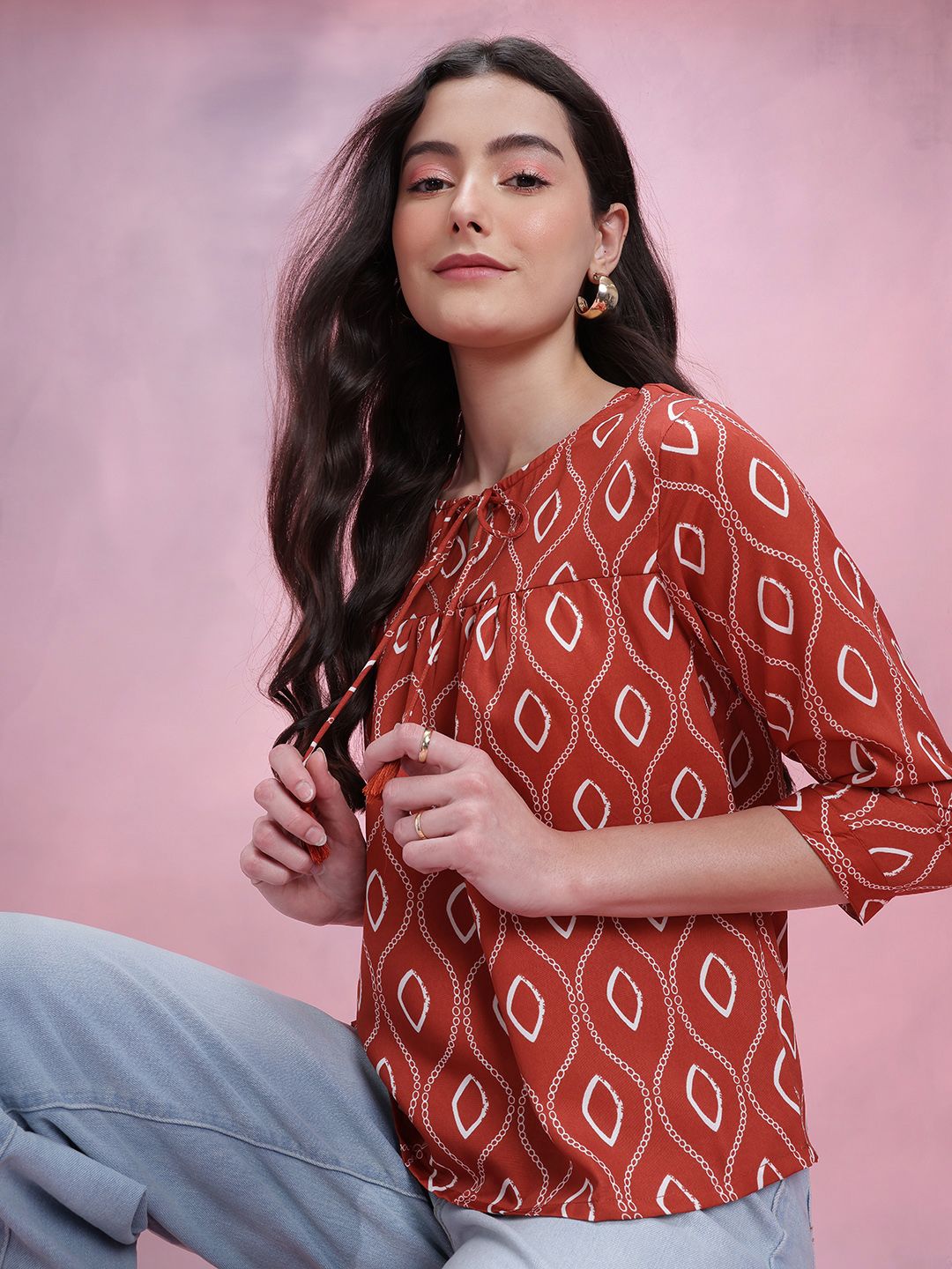 DressBerry Geometric Print Tie-Up Neck Top
