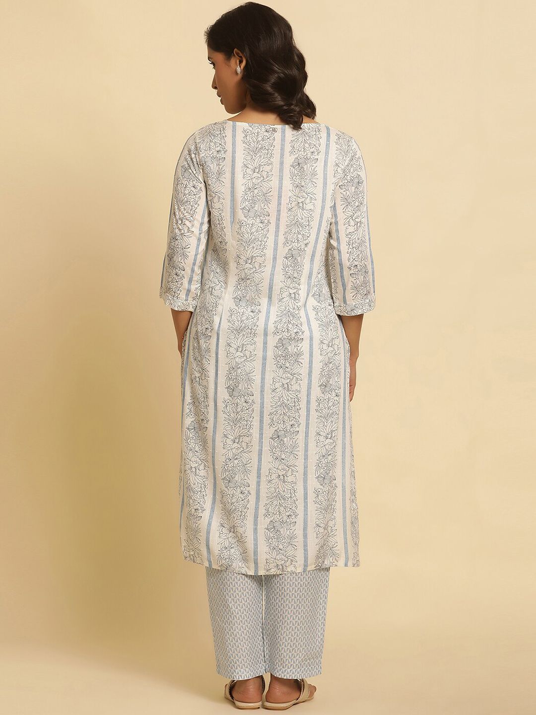 W Floral Printed Round Neck Straight Kurta With Trouser