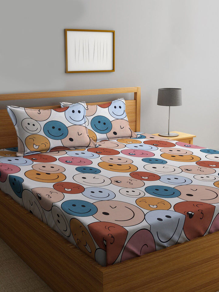 KLOTTHE Off White Cartoon Fitted 300 TC King Fine Bedsheet with 2 Pillow Covers-250X220 cm