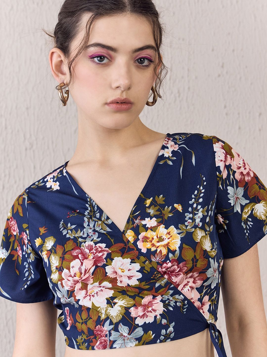 Berrylush Floral Printed Wrap Crop Top