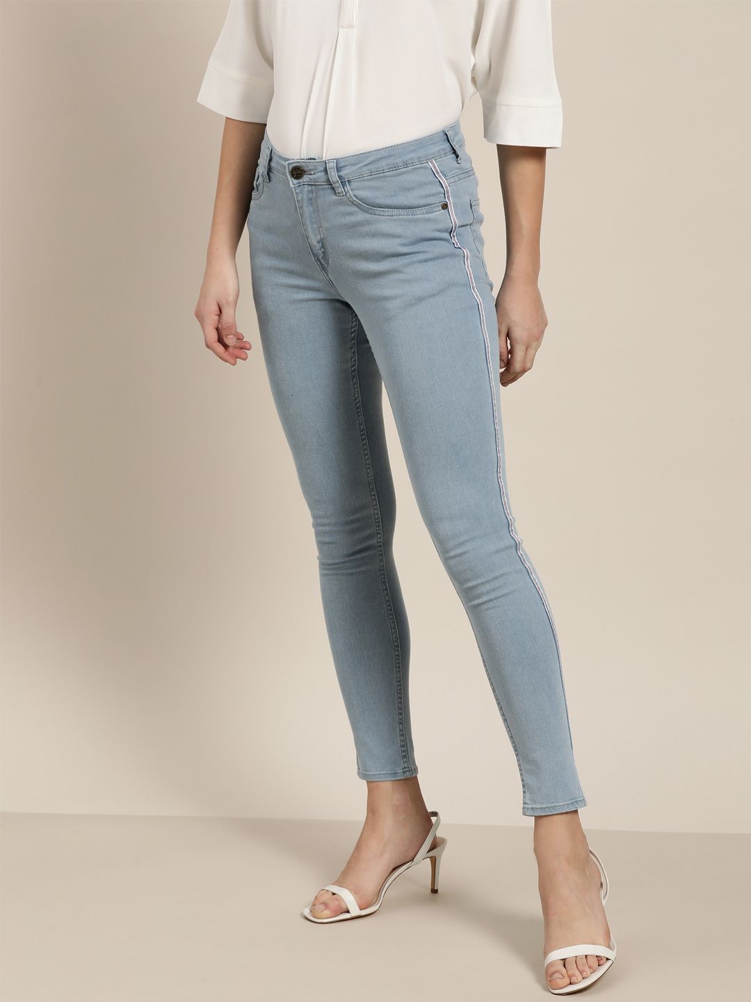 all about you Women Blue Skinny Fit Mid-Rise Clean Look Stretchable Cropped Jeans