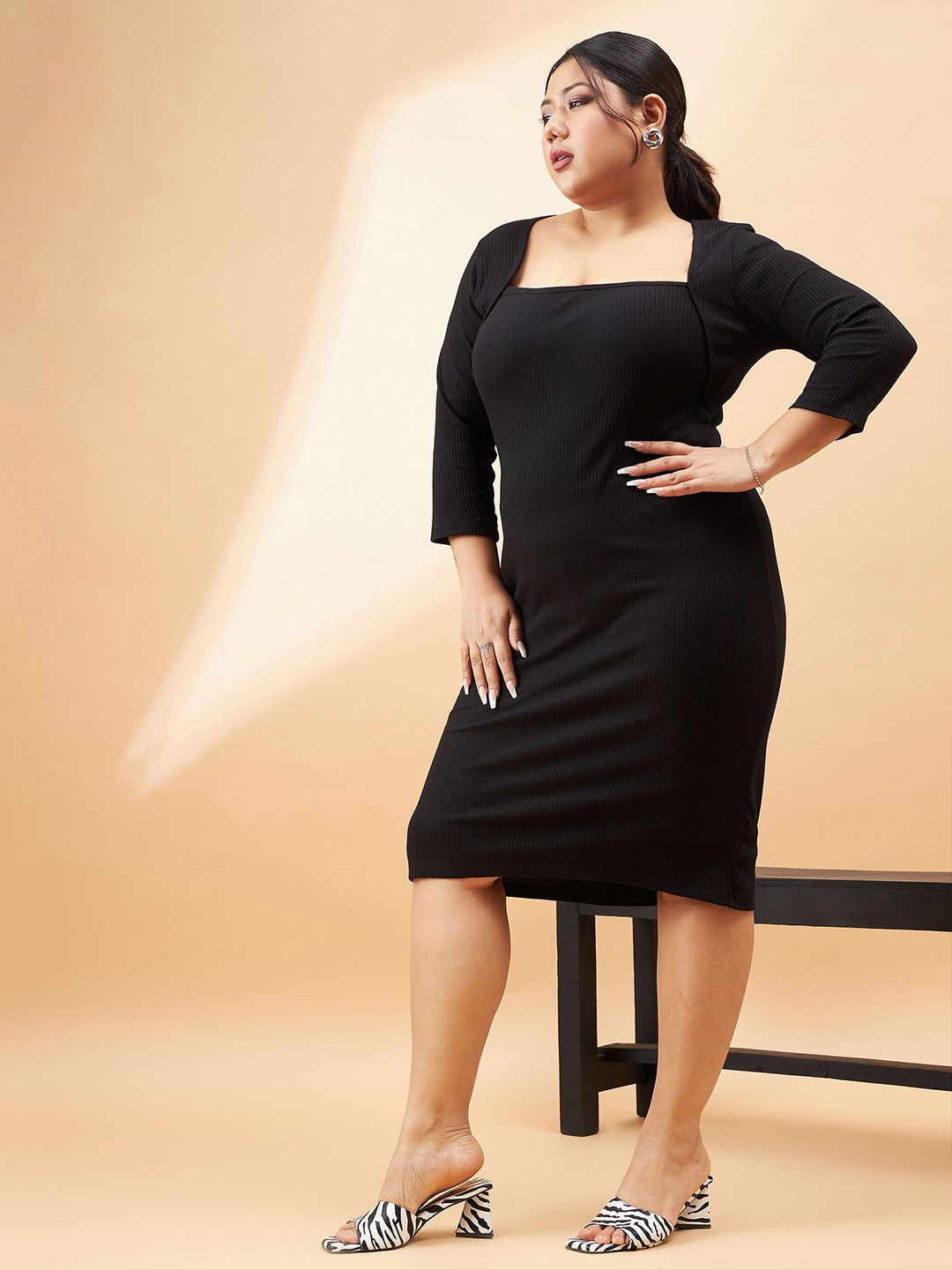 SASSAFRAS Curve Plus Size Square Neck Sheath Dress