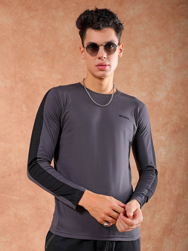 The Indian Garage Co Men Colourblocked Round Neck Slim Fit T-shirt