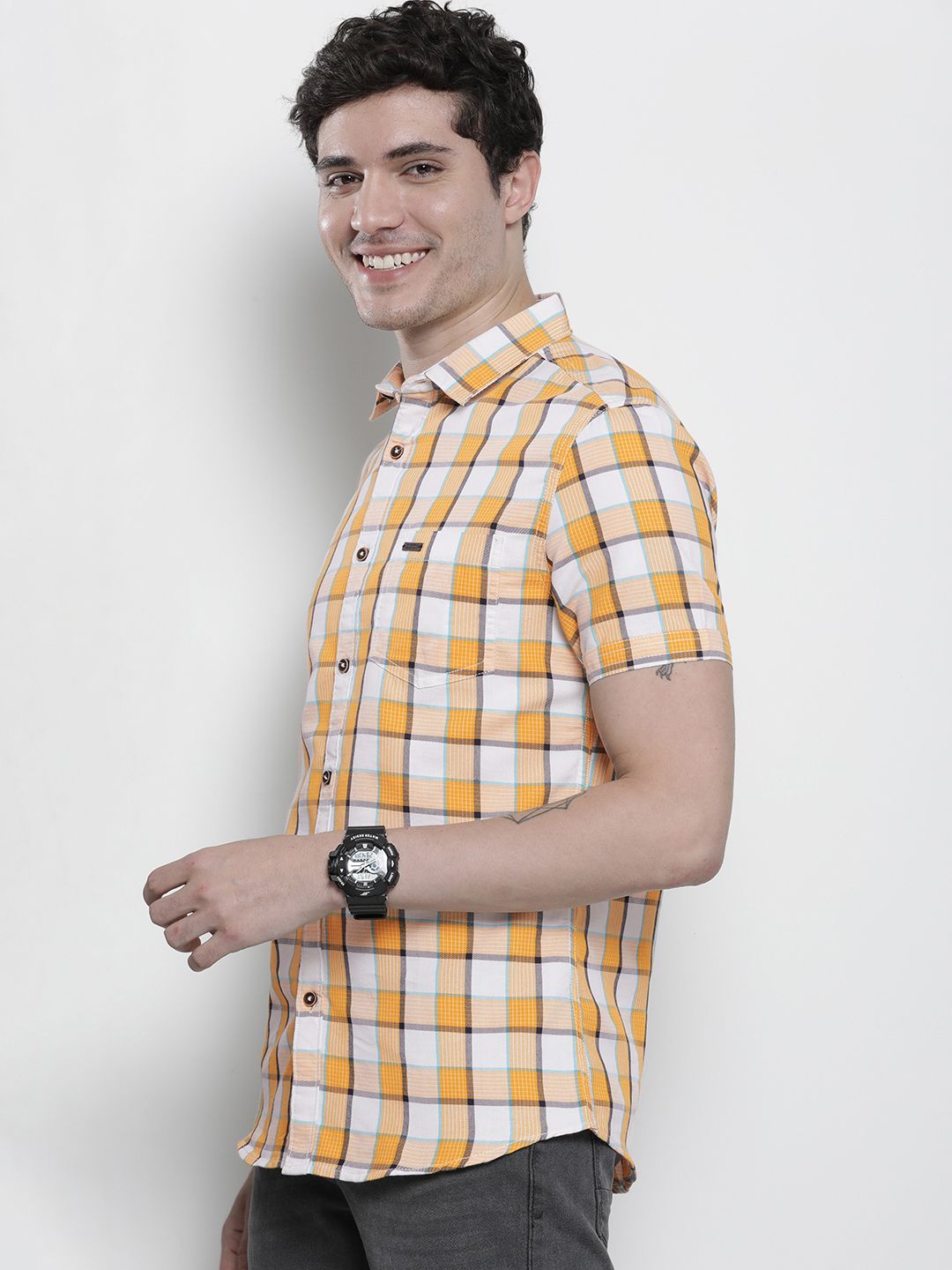The Indian Garage Co Men Slim Fit Opaque Checked Casual Shirt
