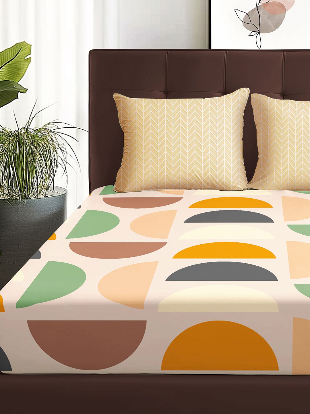 Story@home Arena Cream-Coloured & Green Printed 180 TC Queen Bedsheet & 2 Pillow Covers