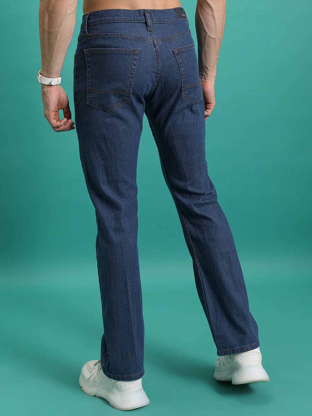 HIGHLANDER Men Bootcut Mid-Rise Clean Look Stretchable Jeans