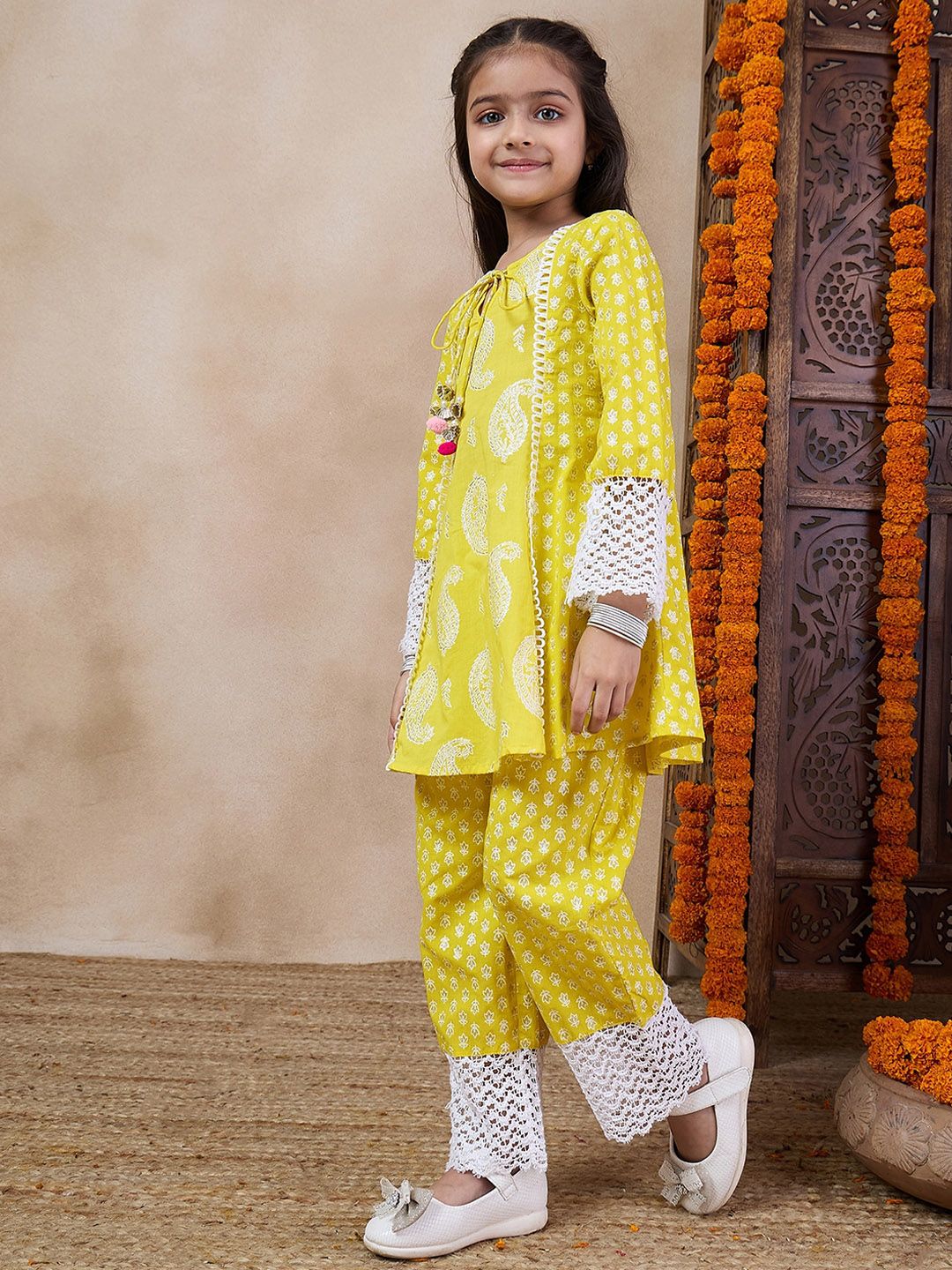 pspeaches Girls Paisley Printed Tie-Up Neck A-Line Kurta With Trousers