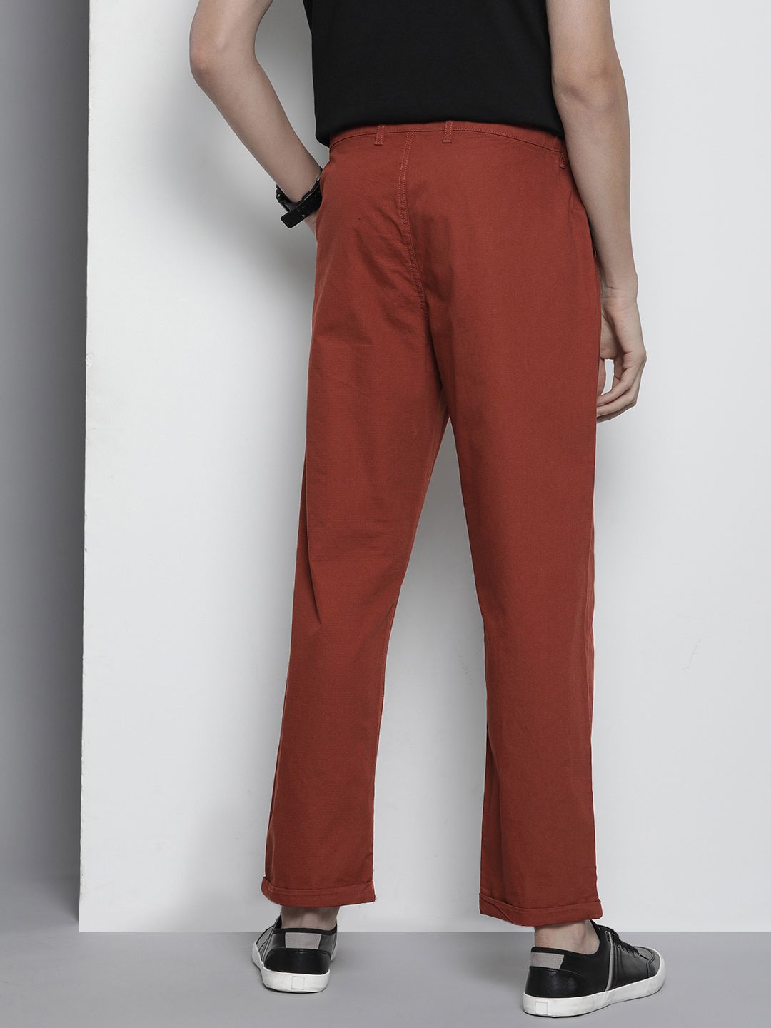 The Indian Garage Co Men Relaxed Fit Pure Cotton Chinos Trousers