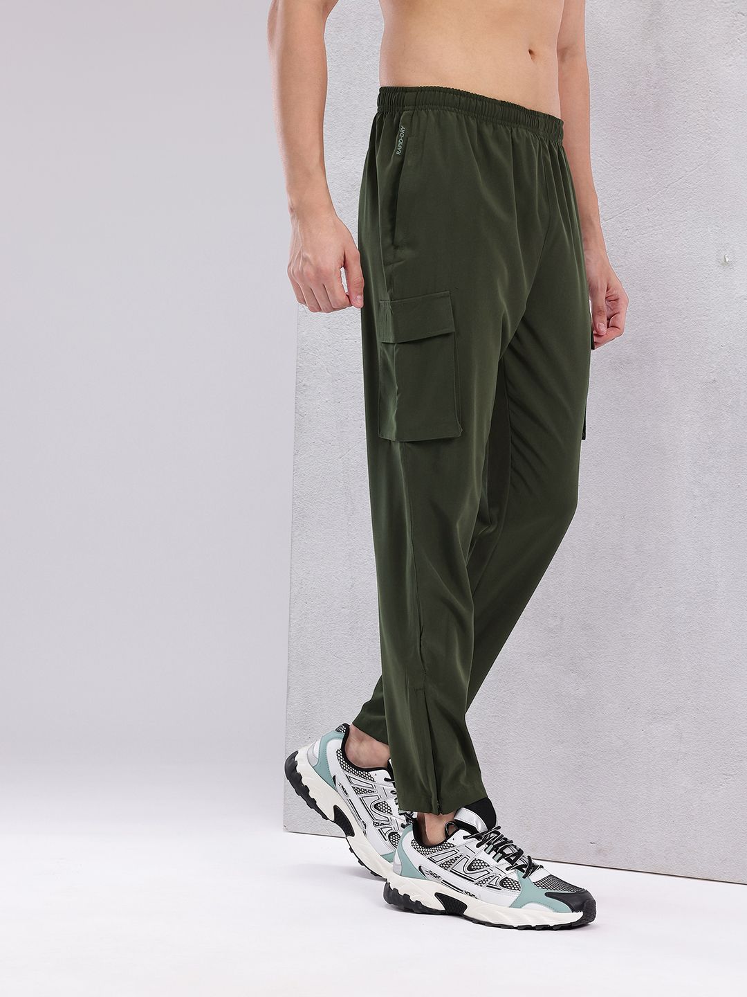 HRX by Hrithik Roshan Men Brand Logo Print Rapid-Dry Training Cargos with Side Slits