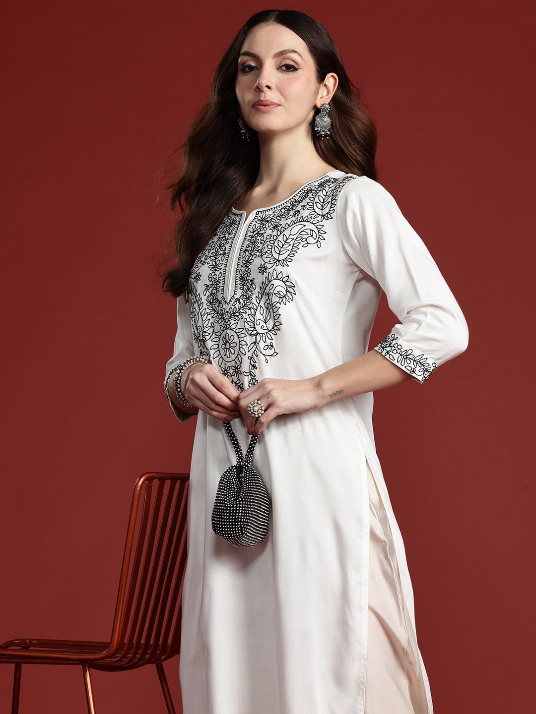 Indo Era Women Paisley Embroidered Thread Work Kurta