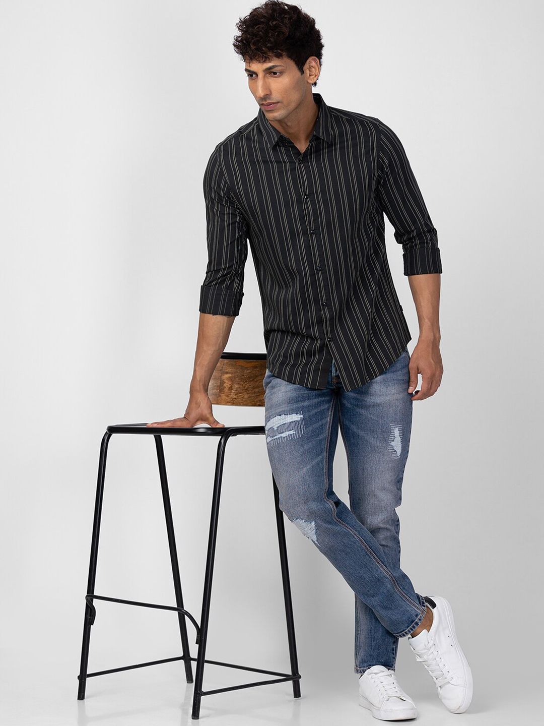SPYKAR Men Skinny Fit Low-Rise Mildly Distressed Heavy Fade Stretchable Cotton Jeans
