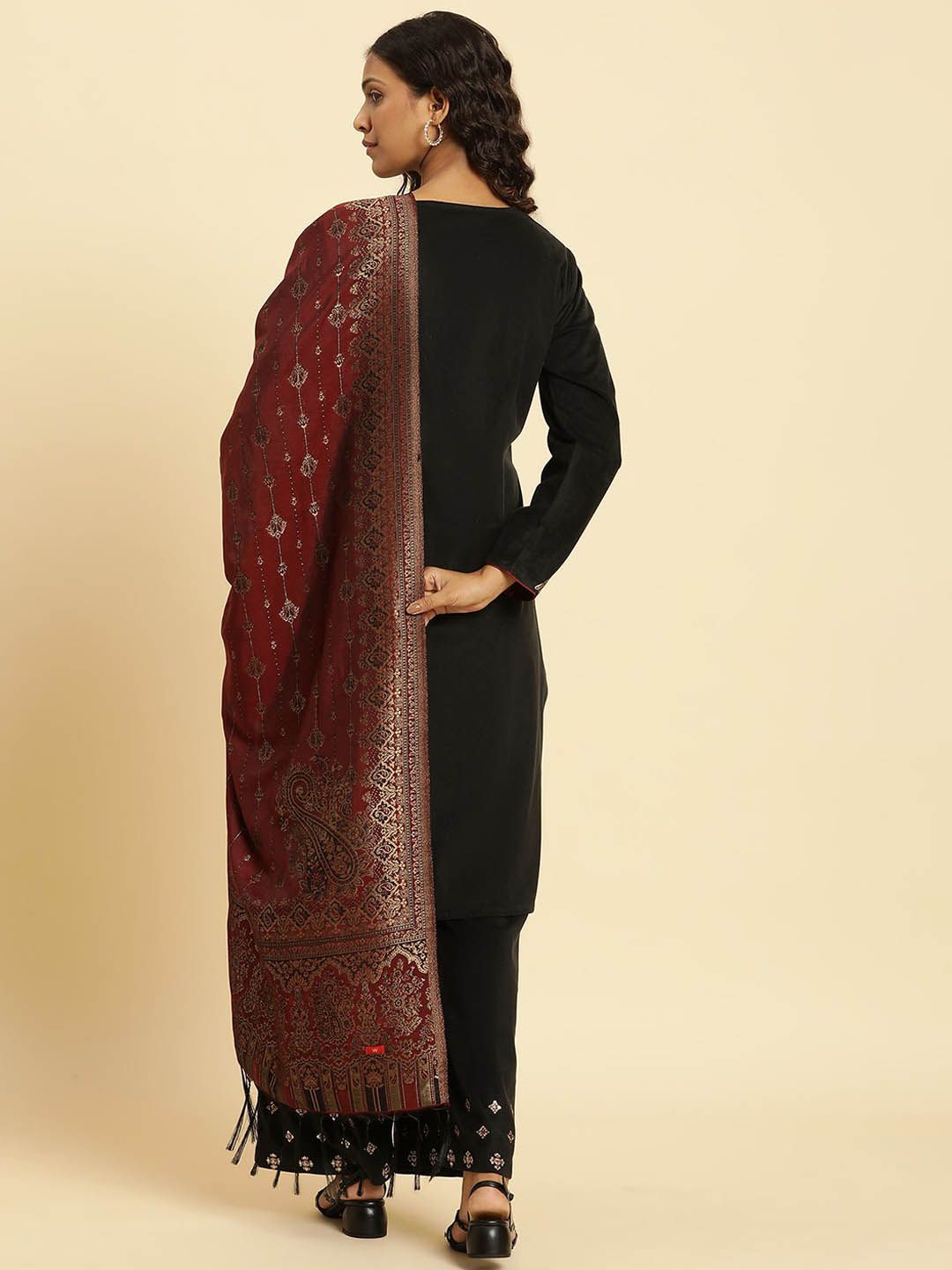 W Ethnic Motifs Sequinned V-Neck Velvet Straight Kurta With Palazzo And Dupatta