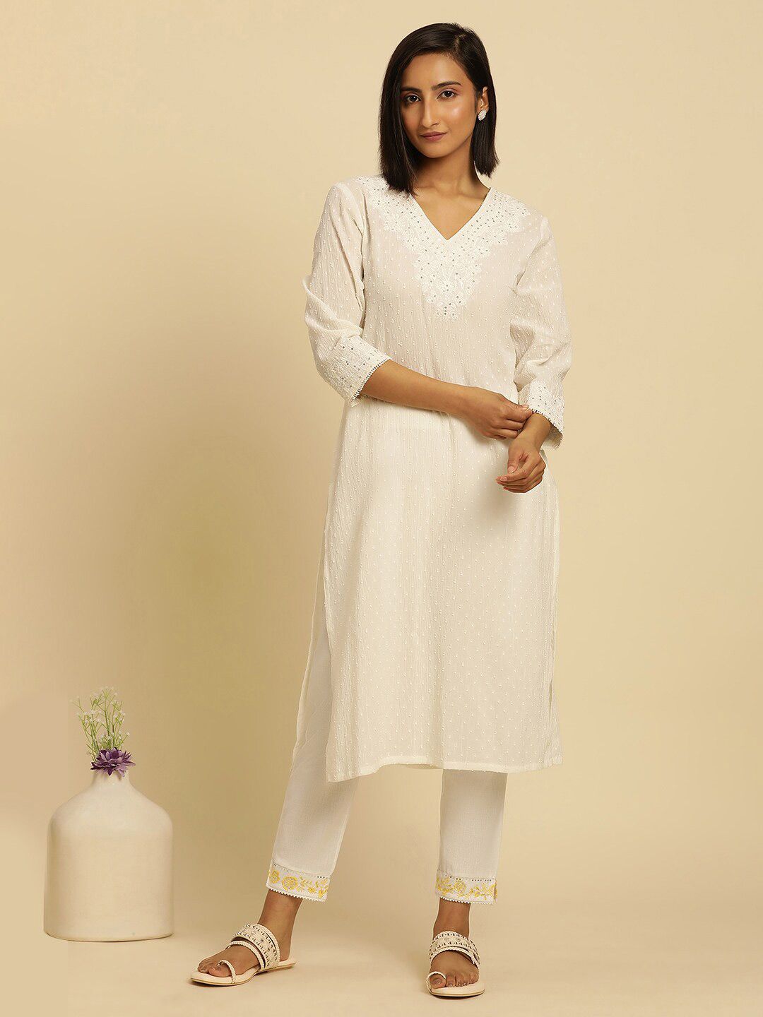 W White Ethnic Motifs Thread Work V-Neck Cotton A-Line Kurta
