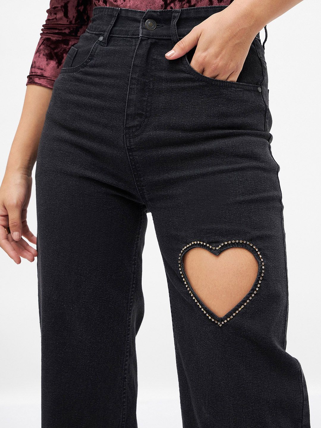 SASSAFRAS Women Straight Fit High-Rise Low Distress Embellished Stretchable Jeans