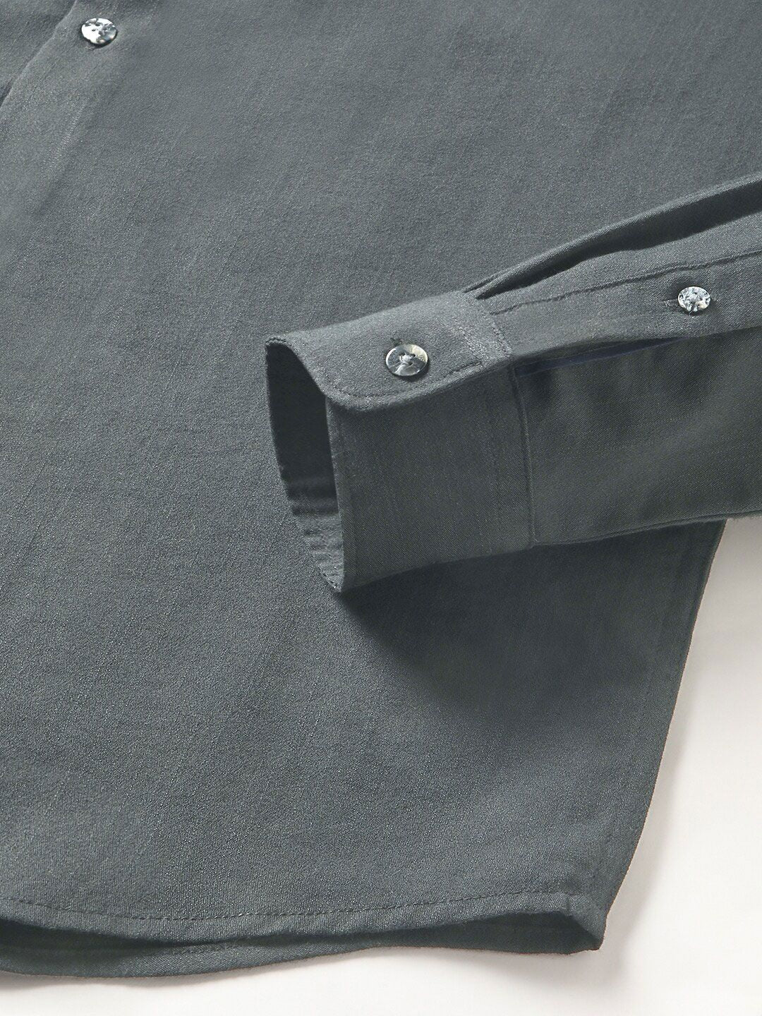 THE BEAR HOUSE Men Solid Tailored Fit Spread Collar Casual Shirt