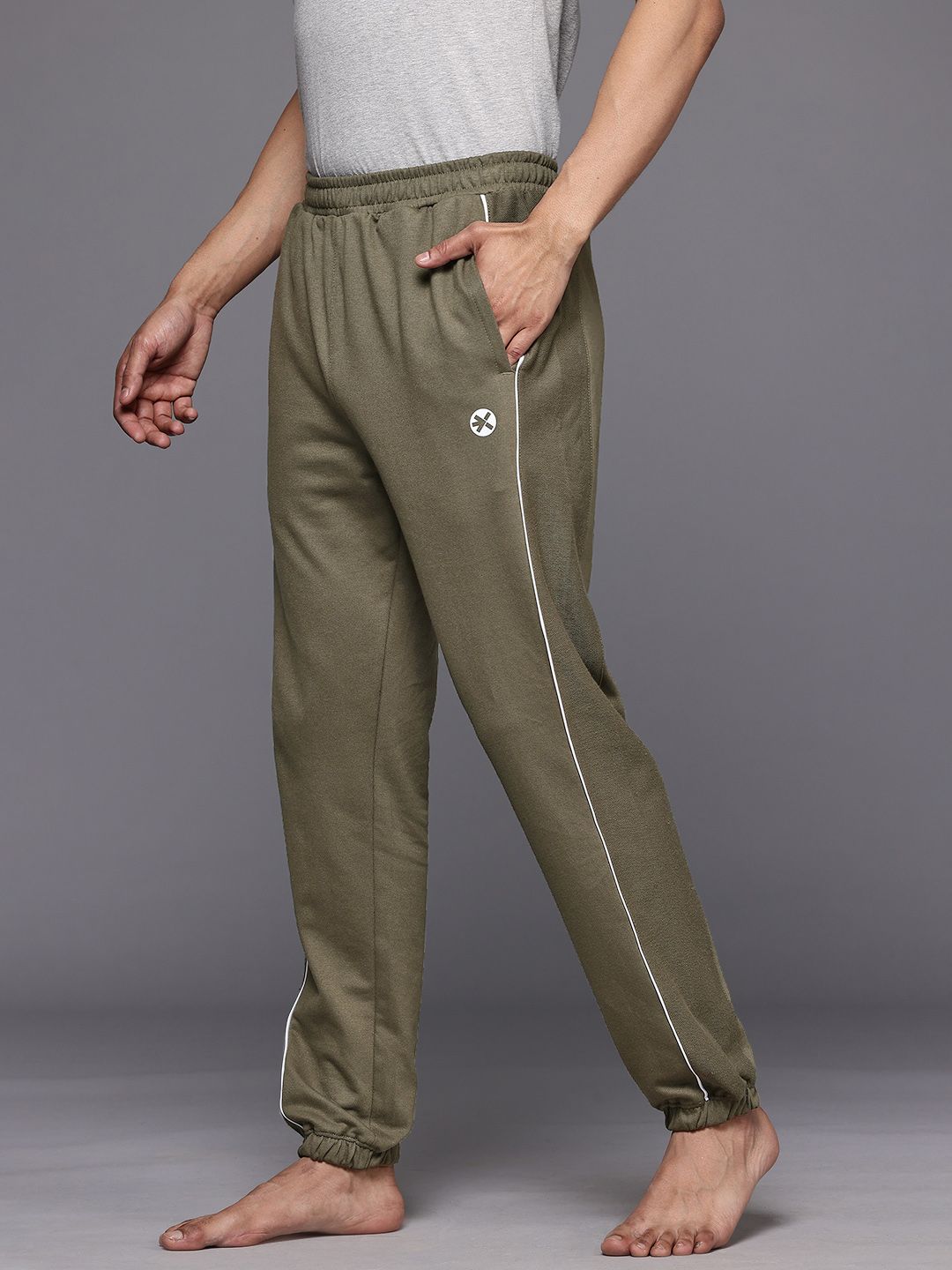 HRX by Hrithik Roshan Men Contrast Piping Detailed Yoga Joggers