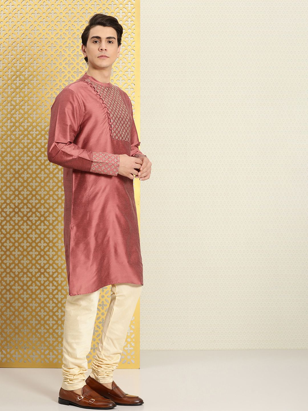House of Pataudi Men Yoke Design Angrakha Jashn Kurta