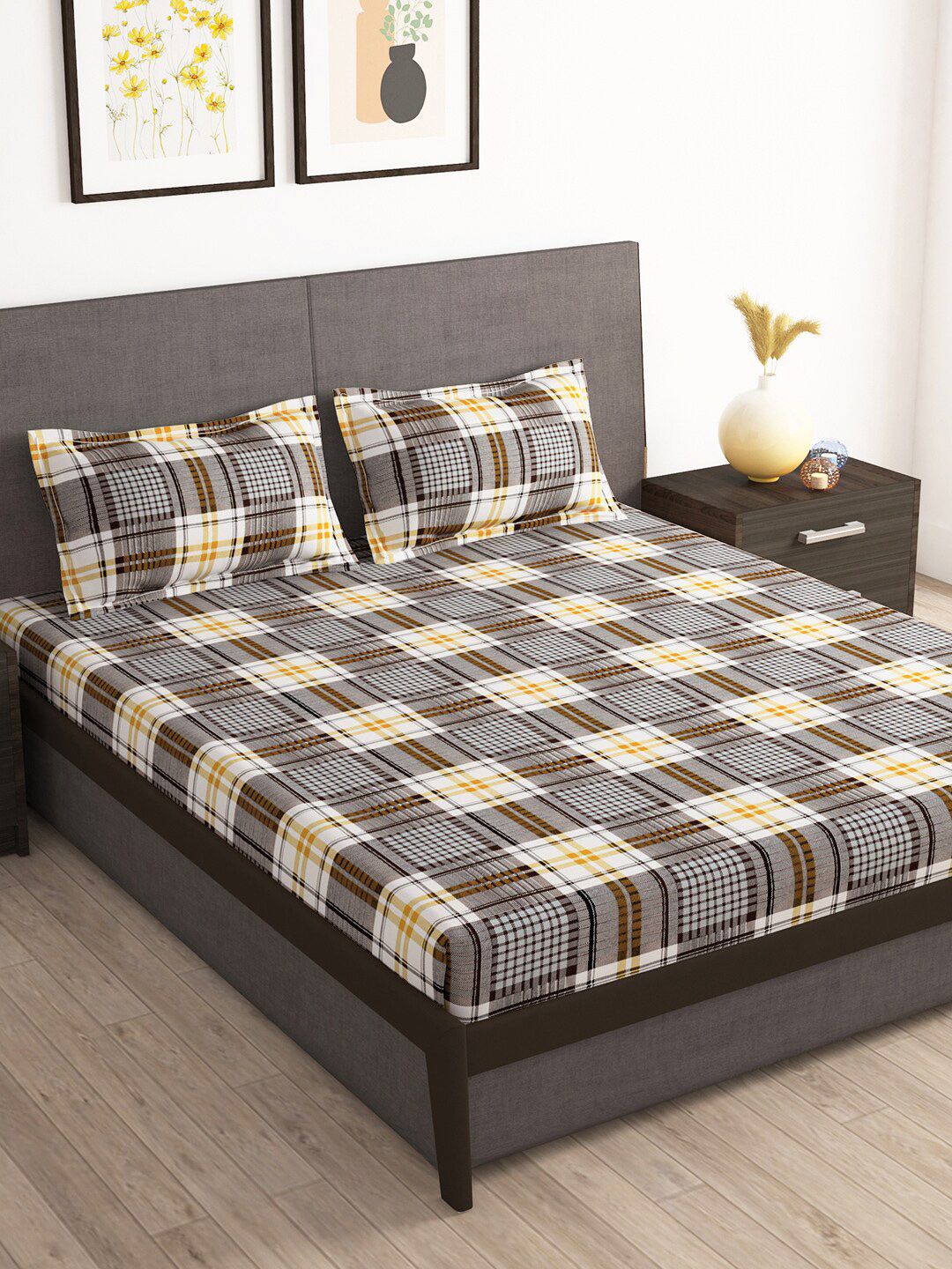 Story@home Tango Mustard & White Printed 240 TC King Bedsheet with 2 Pillow Covers