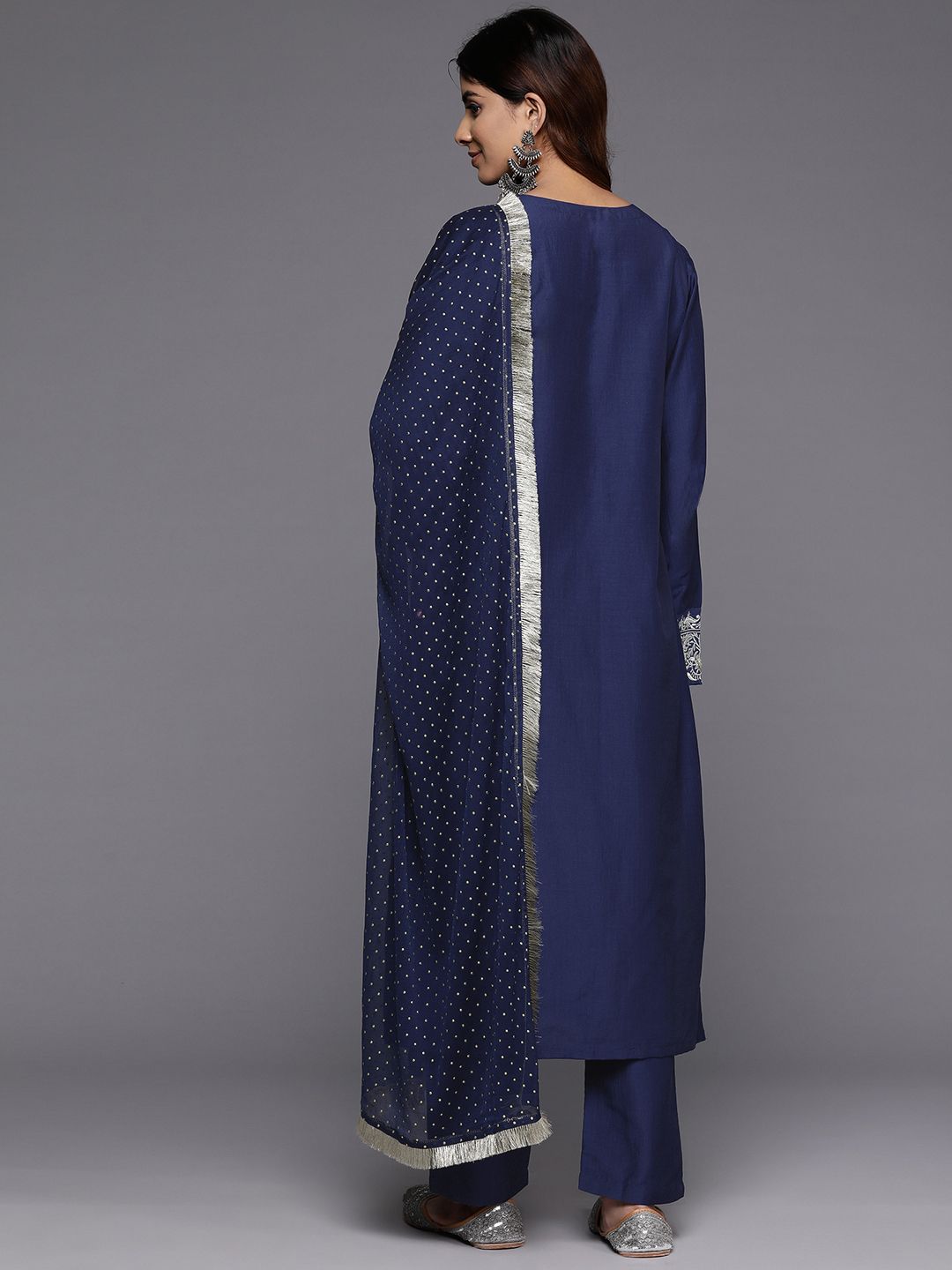 Varanga Women Floral Embroidered Regular Sequinned Kurta with Trousers & With Dupatta