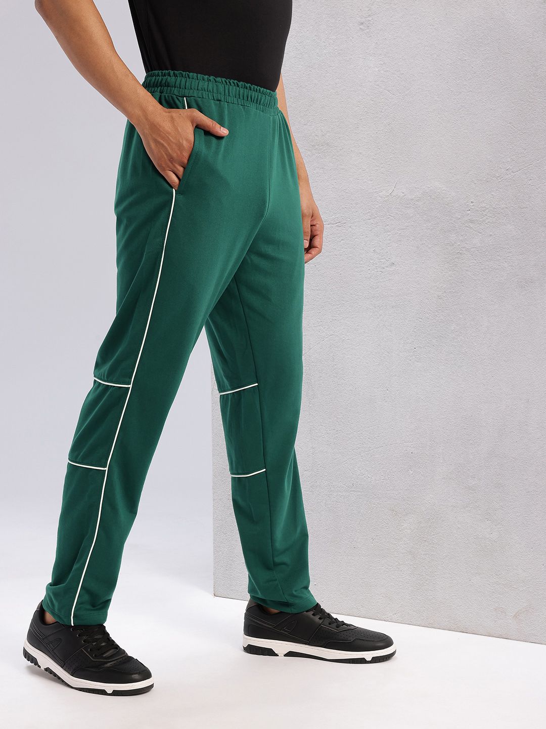 HRX by Hrithik Roshan Men Contrast Piping Mid-Rise Lifestyle Track Pants