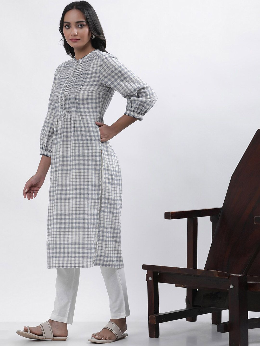 W Women Checked Mandarin Collar Kurta