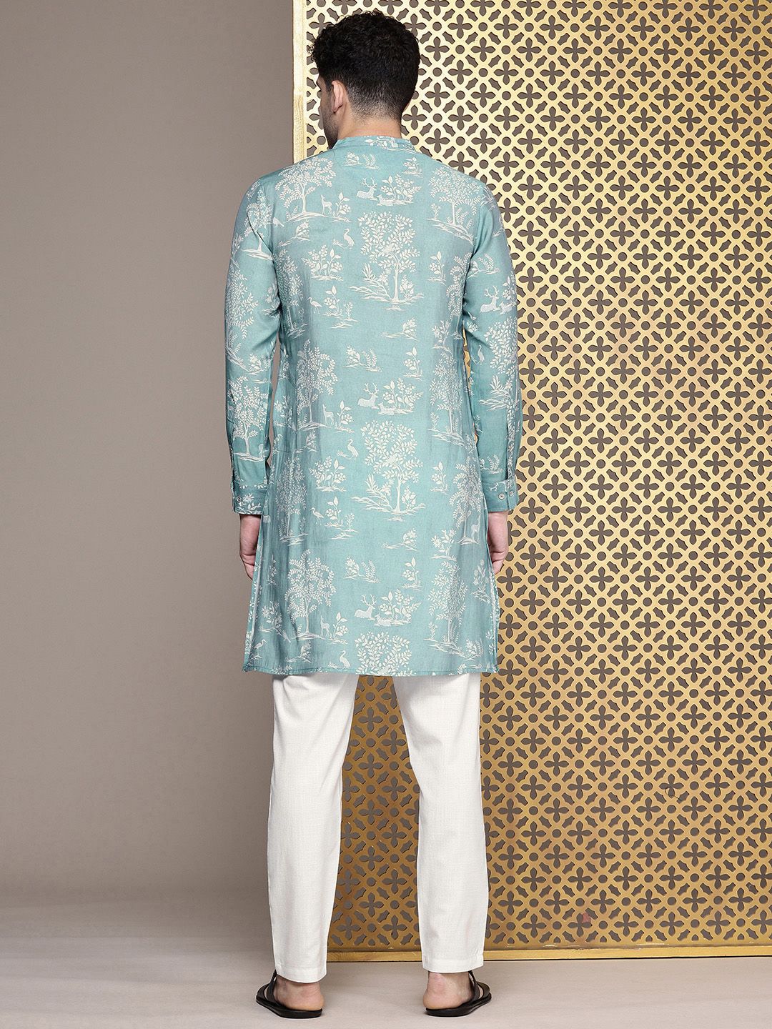 House of Pataudi Floral Printed Zari Detailed Regular Jashn Kurta with Trousers