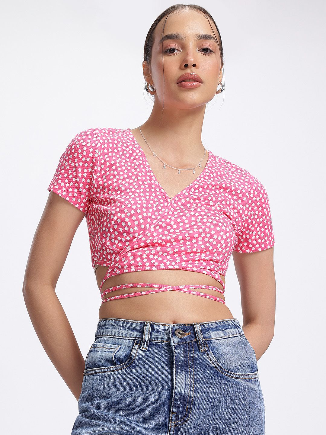 DressBerry Ditsy Flower Prints Ribbed Tie-Up Detail Front-Open Crop Wrap Top