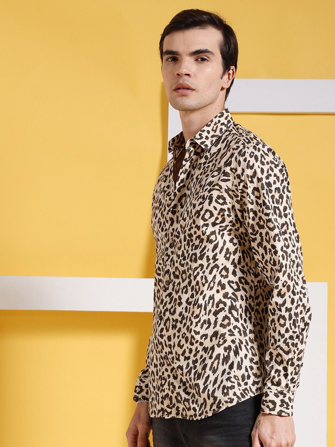 The Indian Garage Co Slim Fit Animal Printed Pure Cotton Casual Shirt