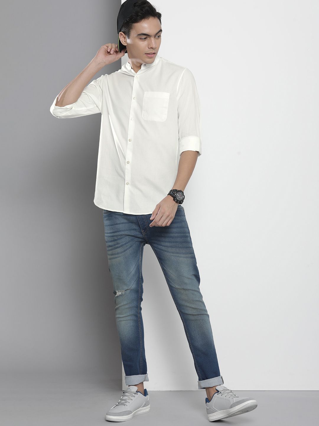 The Indian Garage Co Men White Solid Casual Shirt