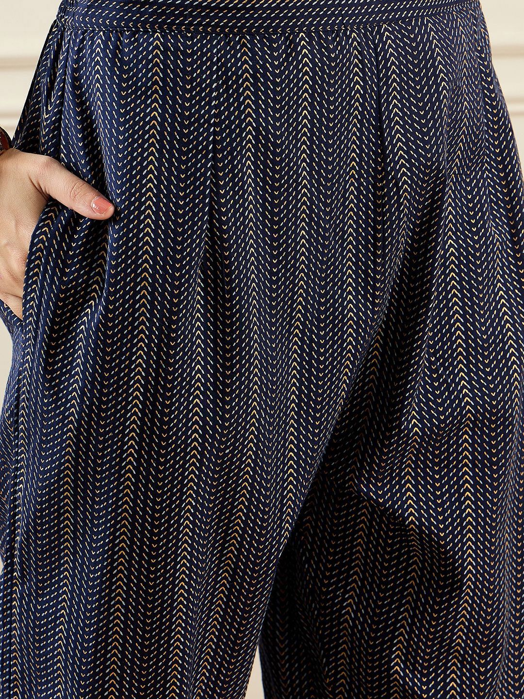 Indo Era Geometric Printed V-Neck Pure Cotton Straight Kurta With Trousers