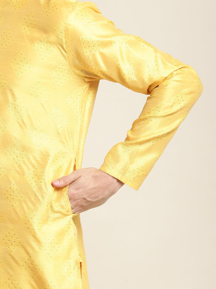 SOJANYA Kurta Motif Etnik Kuning & Emas Lelaki