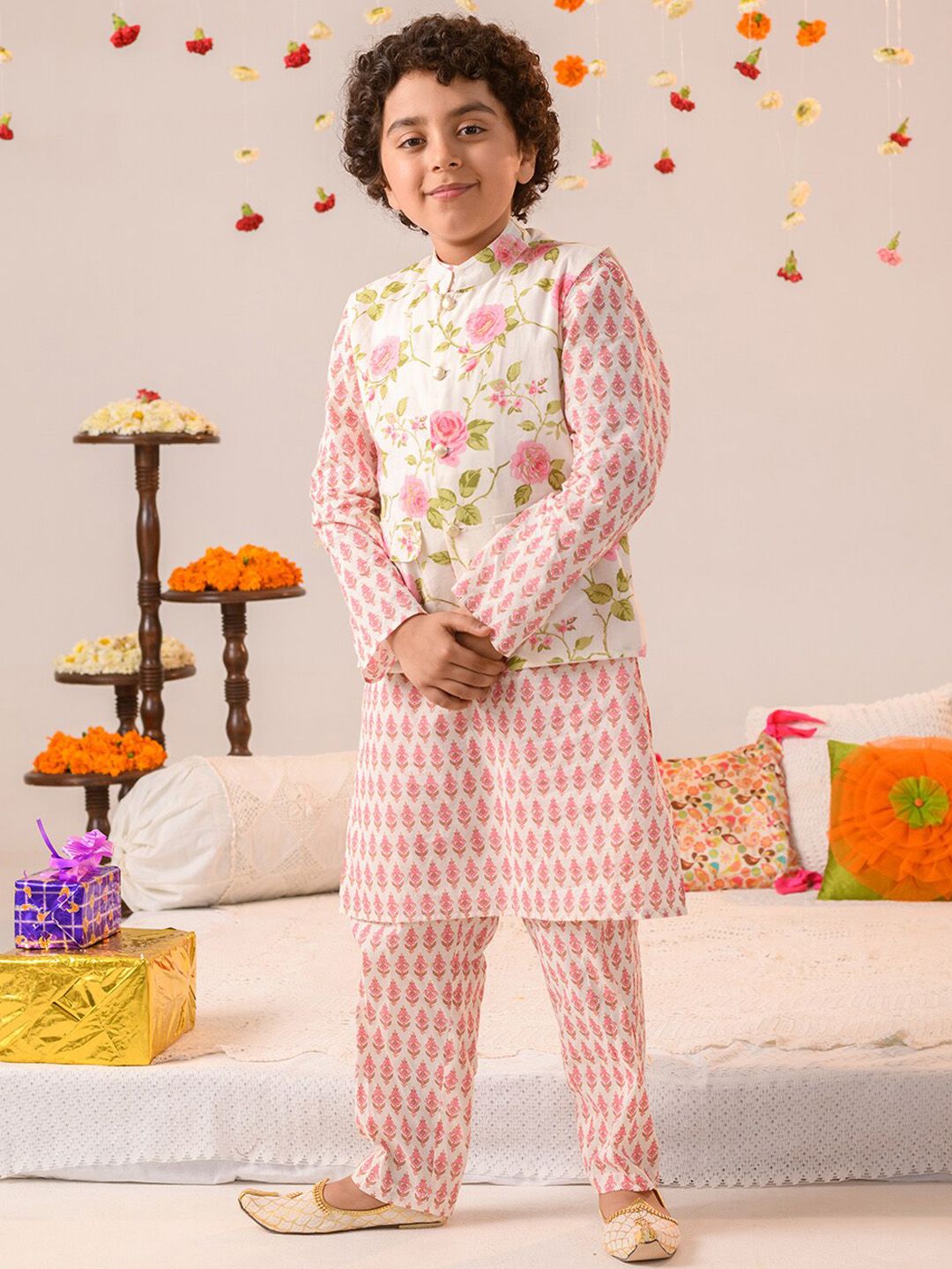 pspeaches Boys Floral Printed Regular Pure Cotton Kurta With Pyjamas And Nehru Jaket