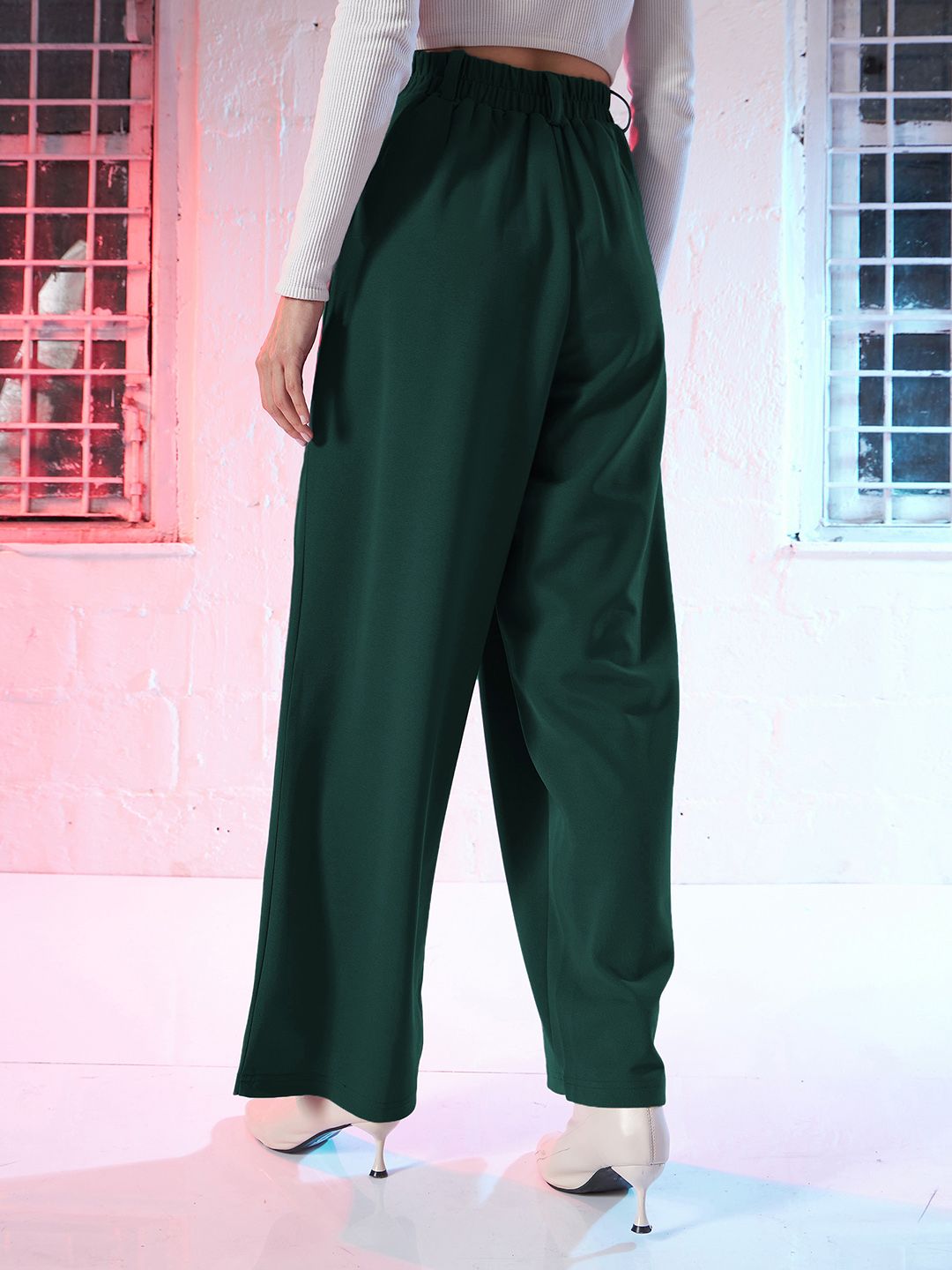 SASSAFRAS Women Green Loose Fit High-Rise Pleated Parallel Trousers