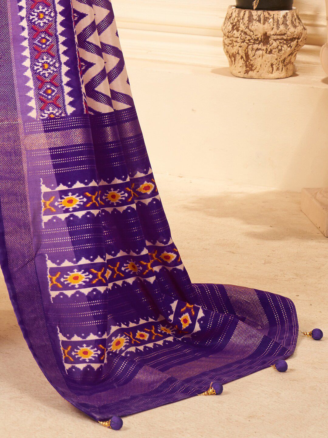Saree mall Striped Zari Silk Blend Banarasi Sarees
