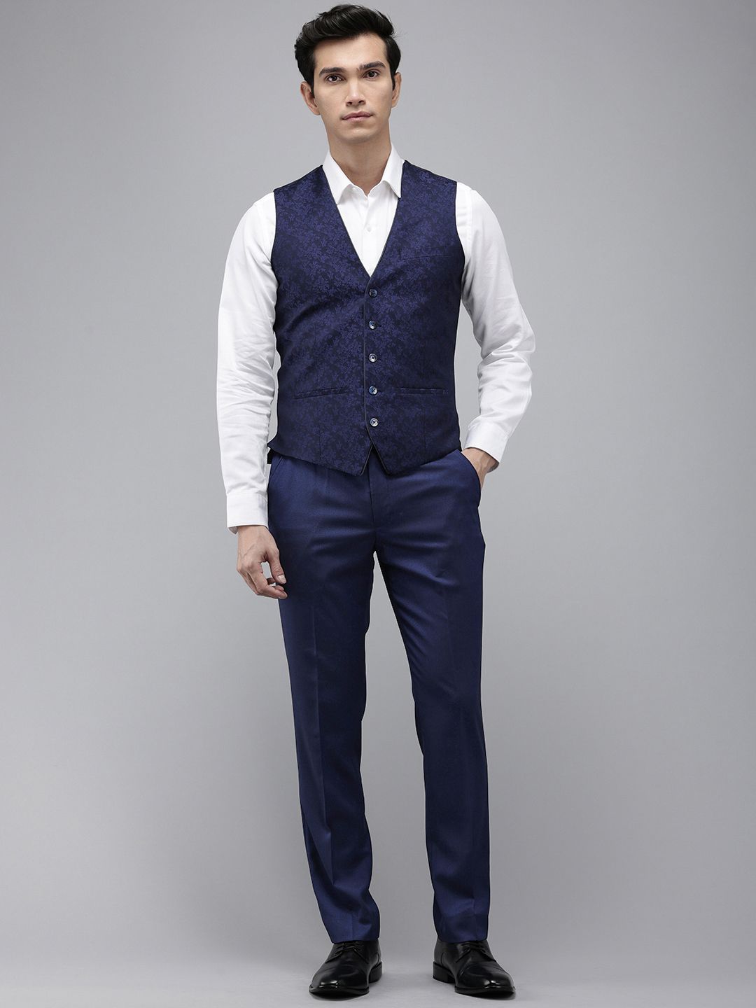 Park Avenue Super Slim Fit Notched Lapel Collar Single Breasted 3-Piece Party Wear Suit