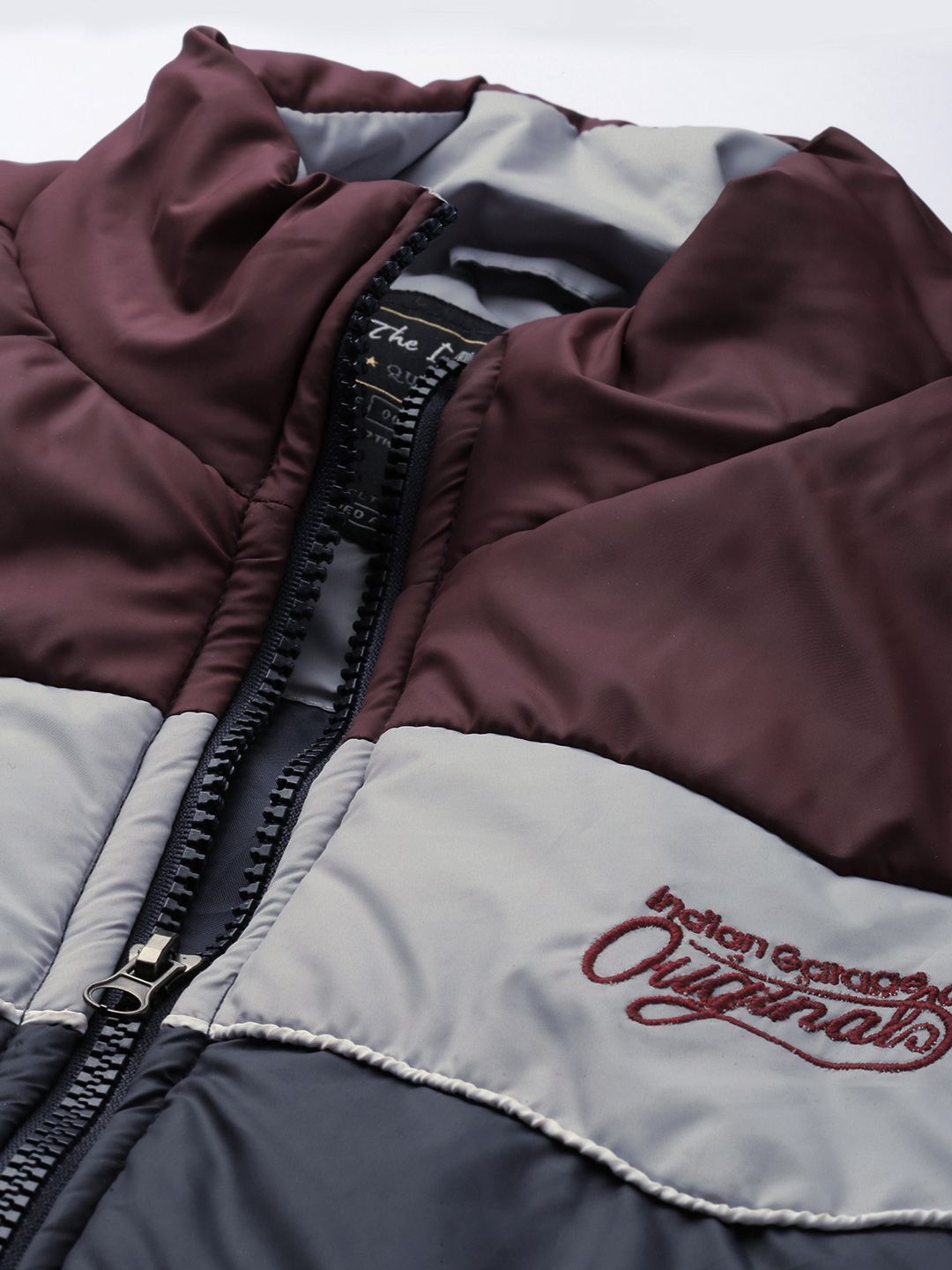 The Indian Garage Co Men Slim Fit Puffer Jacket with Zipper Pockets