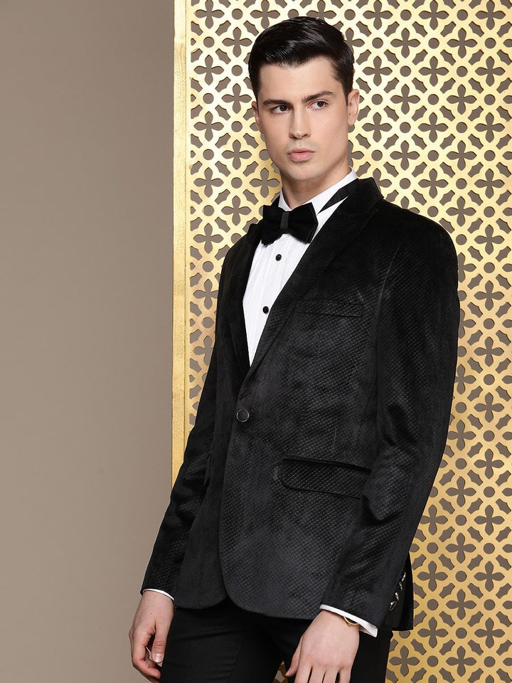 House of Pataudi Tailored Fit Self Design Velvet Finish Single-Breasted Party Blazer