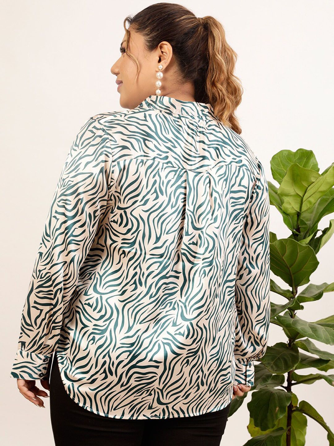 CURVY STREET Plus Size Beige Relaxed Abstract Printed Casual Shirt