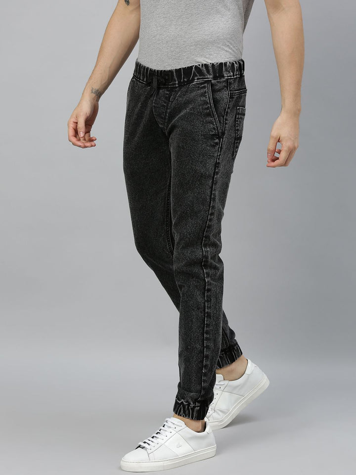 Urbano Fashion Men Black Slim Fit Mid-Rise Clean Look Acid Wash Stretchable Jogger Jeans