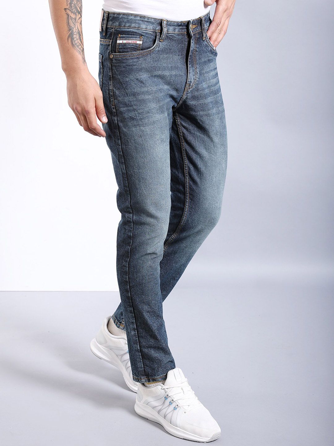 The Indian Garage Co Men Slim Fit Heavy Fade Stretchable Jeans