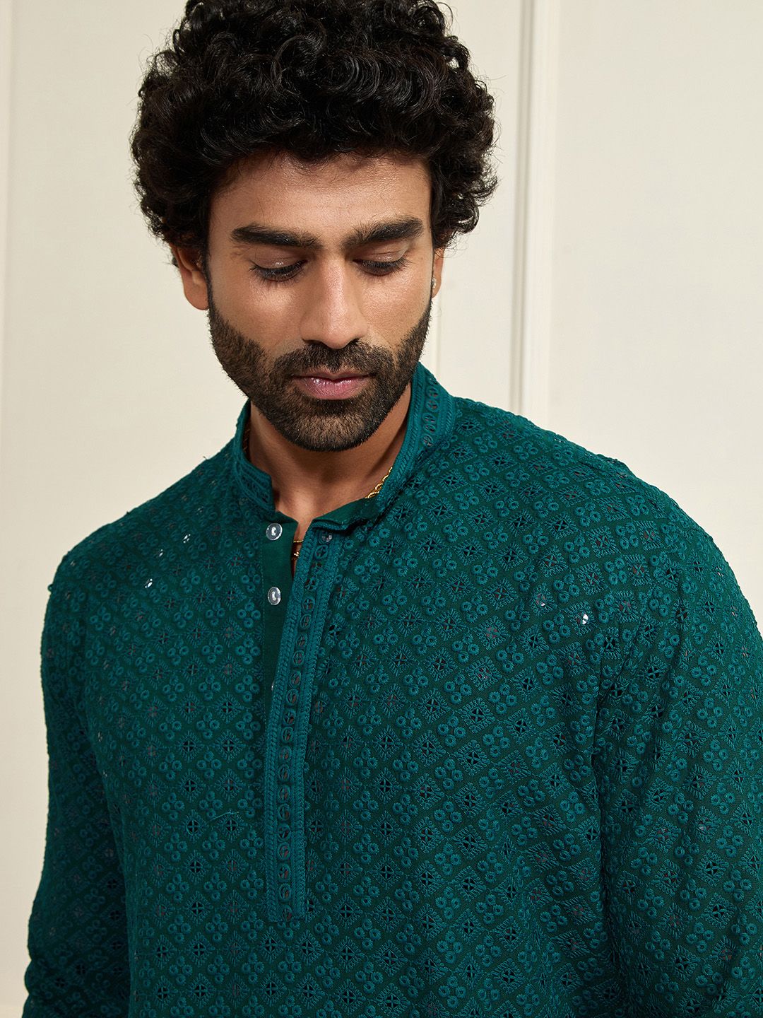 VASTRAMAY Ethnic Motifs Embroidered Sequinned Kurta