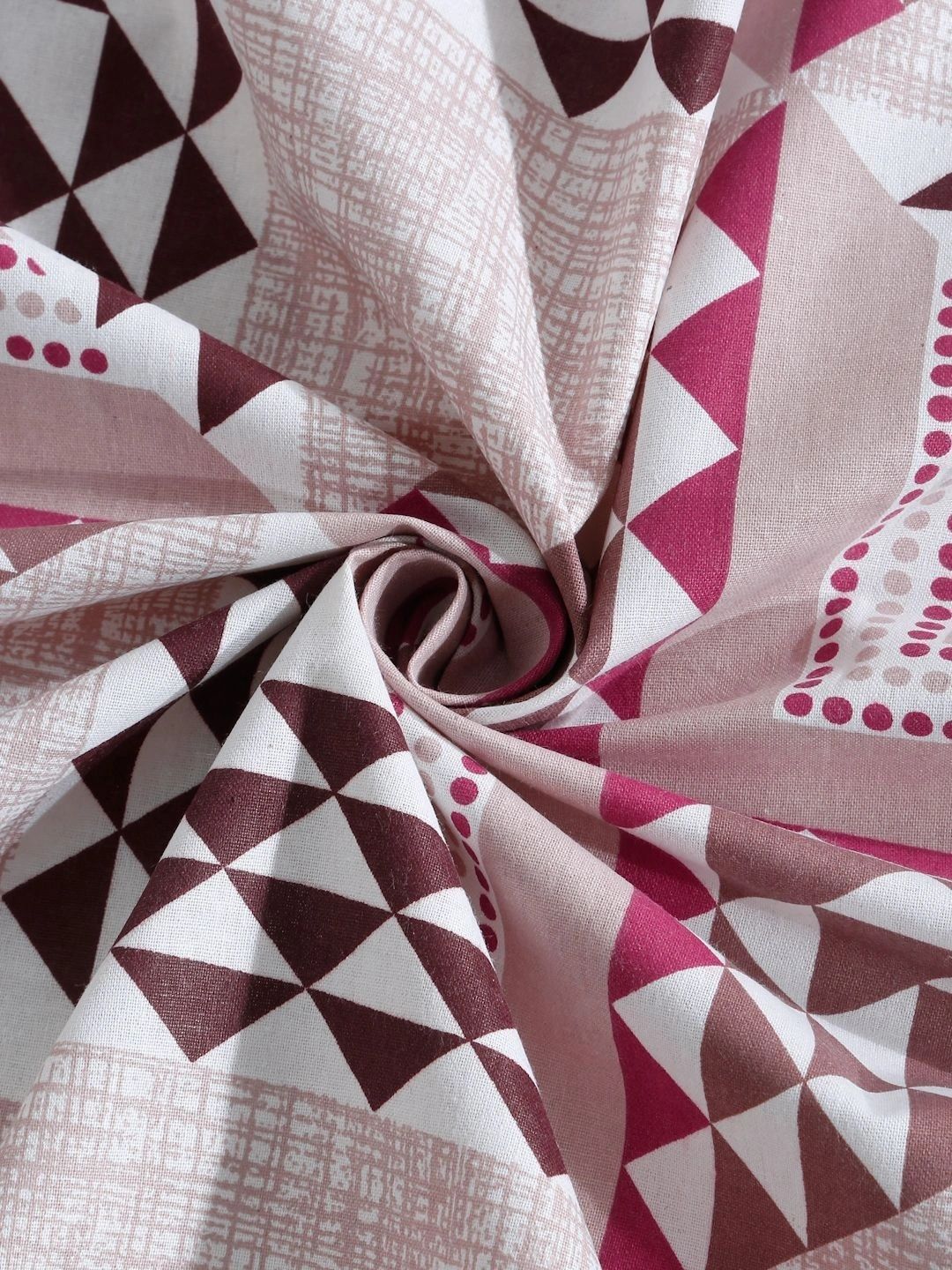 Myntra Elegant Homes Pink & White Geometric 400 TC Single Bedsheet with 1 Pillow Covers